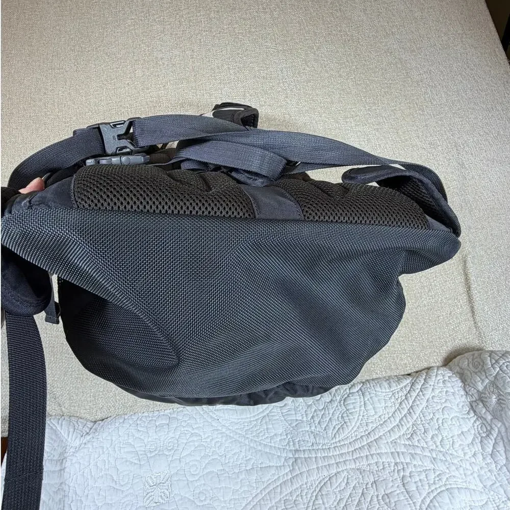 North Face Cream Gray Recon Hiking Travel Laptop Adjustable Strap Backpack Pack